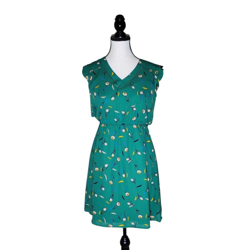 41 Hawthorn  Midnight Scallop Green Floral V-Neck Flutter Sleeve NWT SP